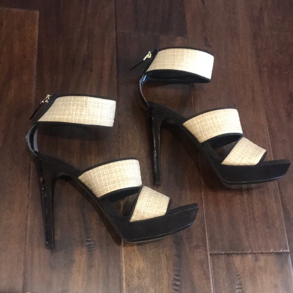 Fendi high heels! - Picture 7 of 8